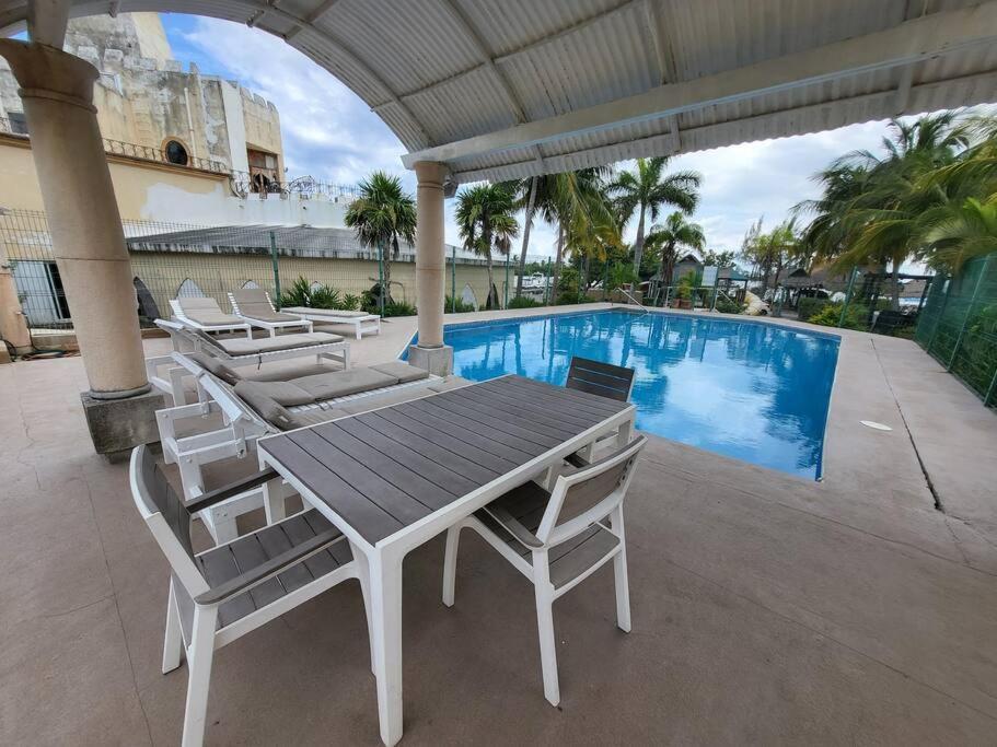 3 Rooms House At Side Of The Lagoon Cancun Exterior photo